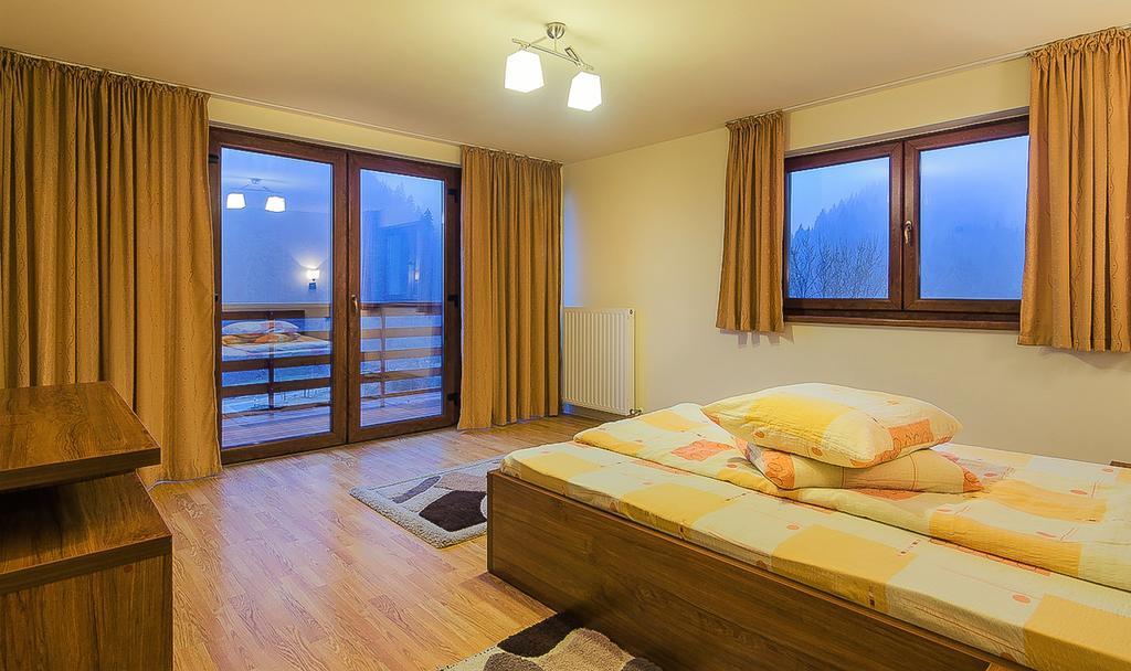 Panorama Pietrei Craiului Hotel Zărneşti Eksteriør billede