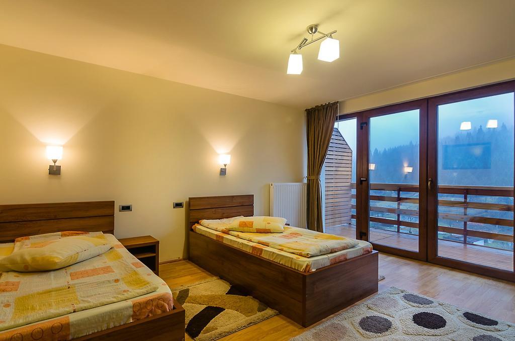 Panorama Pietrei Craiului Hotel Zărneşti Eksteriør billede