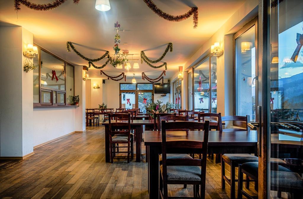 Panorama Pietrei Craiului Hotel Zărneşti Eksteriør billede